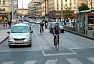 Pokud je pravý odbočovací pruh intenzivněji využíván, neváhá město Vídeň vřadit cyklistický pruh i mezi dva pruhy pro auta.