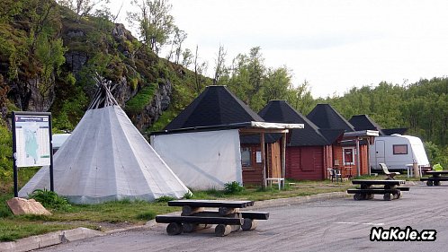 Stánky se sámskými suvenýry