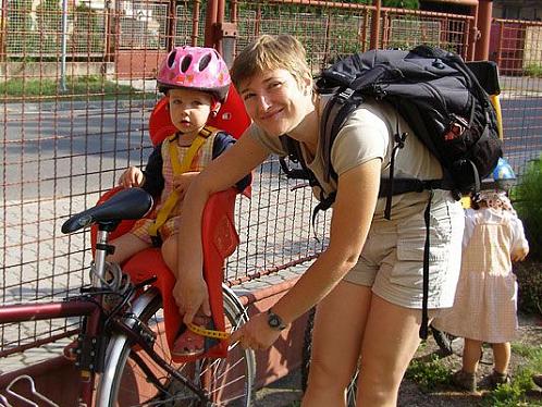 Ještě připevnit nožku, aby se nezapletla při jízdě do drátů, a můžeme vyrazit