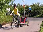 Na výletě s přívěsným vozíkem Croozer (Václav Vrtal)