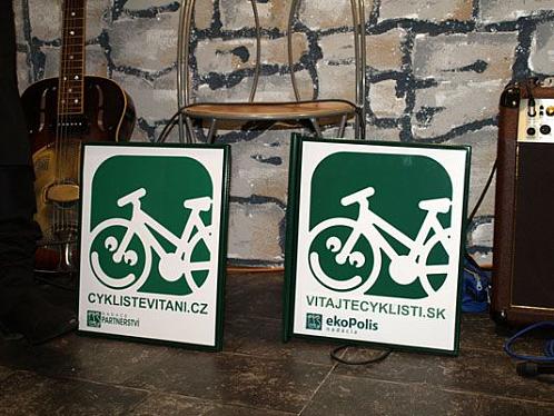 Slovenská značka „Vitajte cyklisti“ má stejné logo jako česká „Cyklisté vítáni“