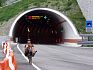 První den v Alpách jsme projeli třemi téměř dvoukilometrovými tunely.