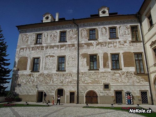 Nádvoří zámku v Benátkách nad Jizerou