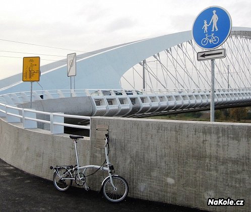 Značení smíšené cyklostezky na Trojském mostě