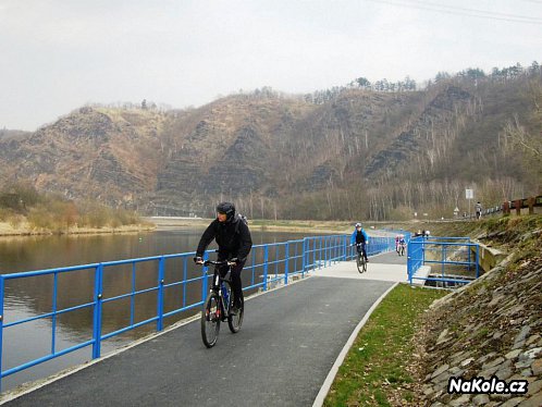 Cyklostezka u Vraného nad Vltavou