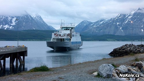 Trajekt přes Ullsfjorden