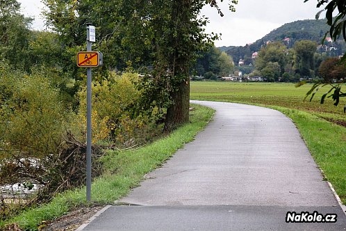 Berounka, cyklostezka opouští území hlavního města.