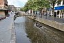 Grachty patří neodmyslitelně k Holandsku. Na fotografii je město Leeuwarden, hlavní město provincie Friesland.