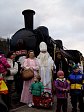 Mikulášské jízdy mají v Praze už tradici. (Klub železničních cestovatelů)