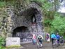 Jeskyně Lourdes, kde se podle legendy zjevila Panna Marie