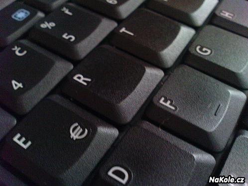 klávesnice notebooku