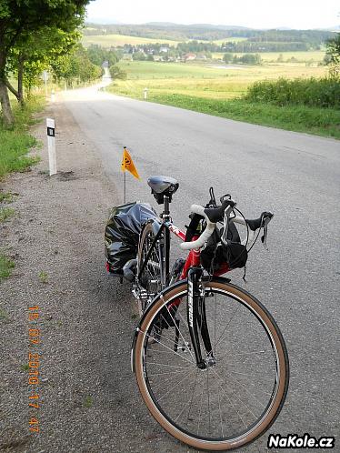 Ještě na Šumavě nad Zbytinama směrem k Volarům, po masakru dotěrného hmyzu.