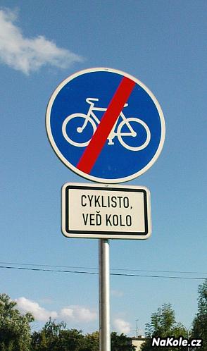 Příkazová dopravní značka: Konec stezky pro cyklisty