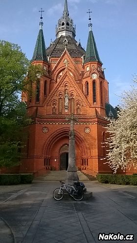 Symbolické místo startu - kostel v Poštorné