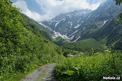 Cesta na pereval Zagari (2623 m)