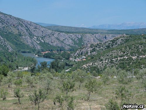 Bosna a Hercegovina - pohled na středověký Počitelj